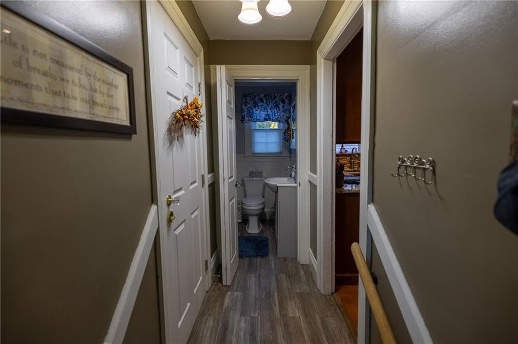 Single Family Residence at 506 Fair Street, Warwick, photo 21 of 25