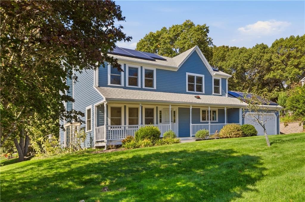 Single Family Residence at 41 Tefft Ridge Lane, South Kingstown, photo 2 of 50