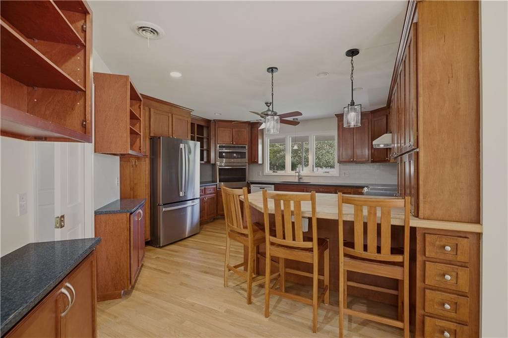 Single Family Residence at 41 Tefft Ridge Lane, South Kingstown, photo 13 of 50