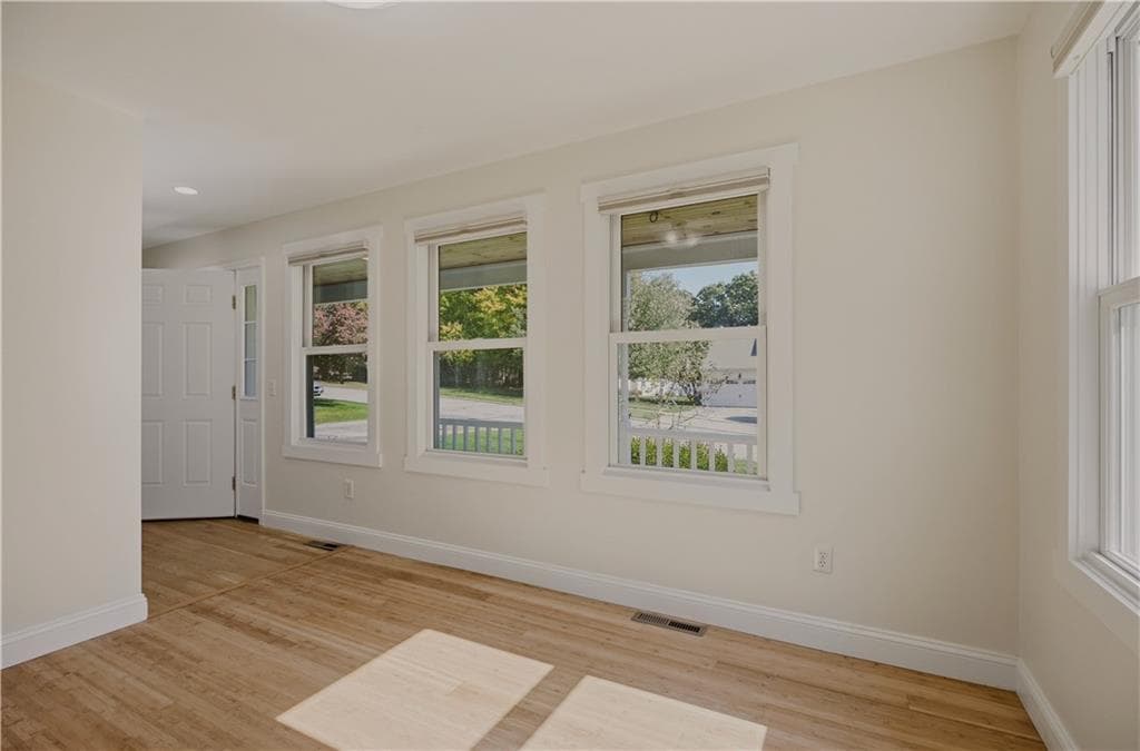 Single Family Residence at 41 Tefft Ridge Lane, South Kingstown, photo 7 of 50