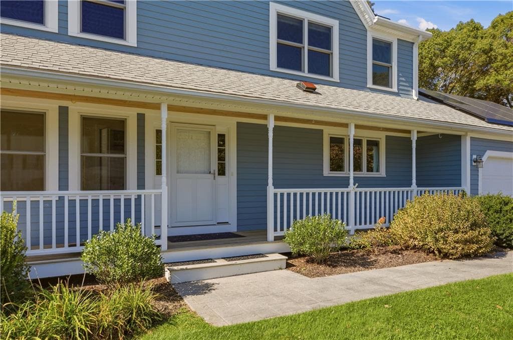 Single Family Residence at 41 Tefft Ridge Lane, South Kingstown, photo 3 of 50
