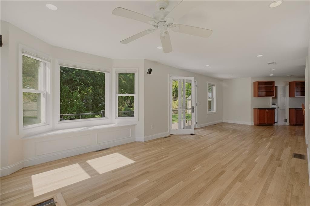 Single Family Residence at 41 Tefft Ridge Lane, South Kingstown, photo 10 of 50