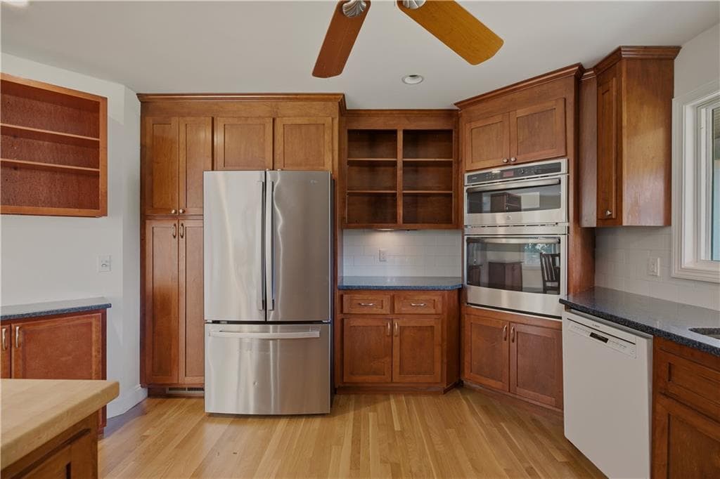 Single Family Residence at 41 Tefft Ridge Lane, South Kingstown, photo 18 of 50