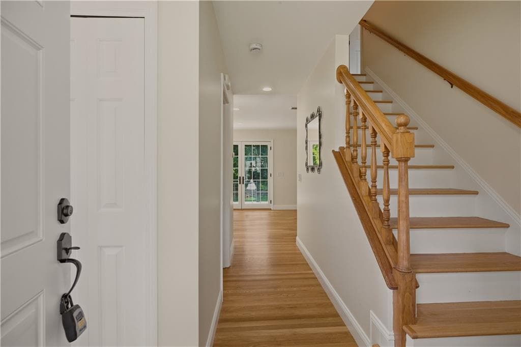 Single Family Residence at 41 Tefft Ridge Lane, South Kingstown, photo 4 of 50