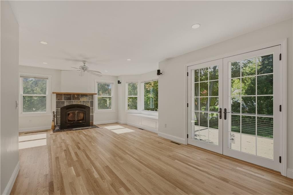 Single Family Residence at 41 Tefft Ridge Lane, South Kingstown, photo 8 of 50