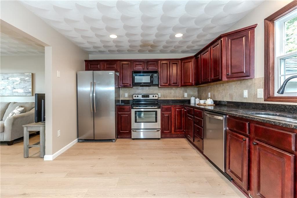 Condominium at 29 Dover Street UNIT 29, Cranston, photo 9 of 26