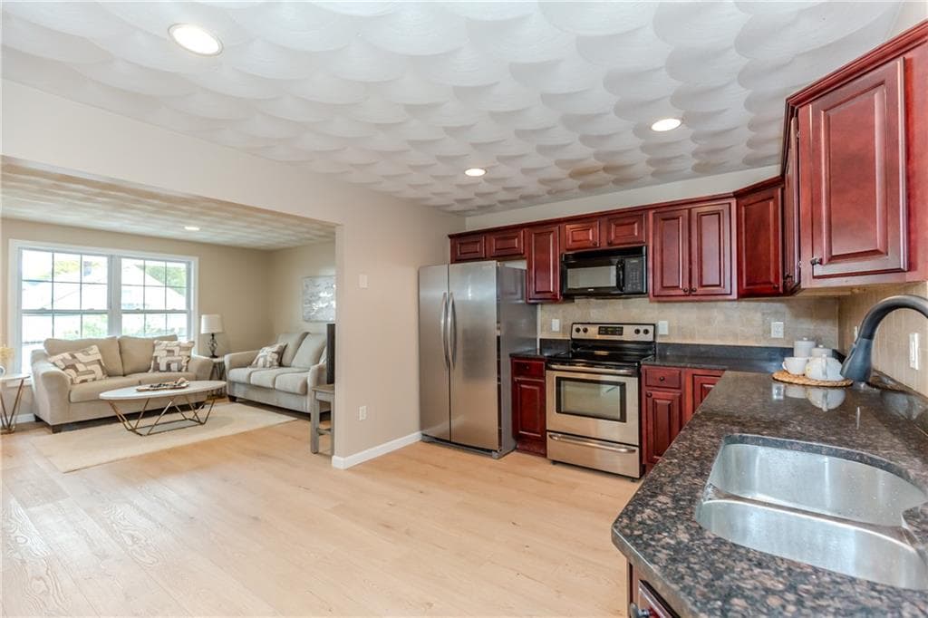Condominium at 29 Dover Street UNIT 29, Cranston, photo 8 of 26