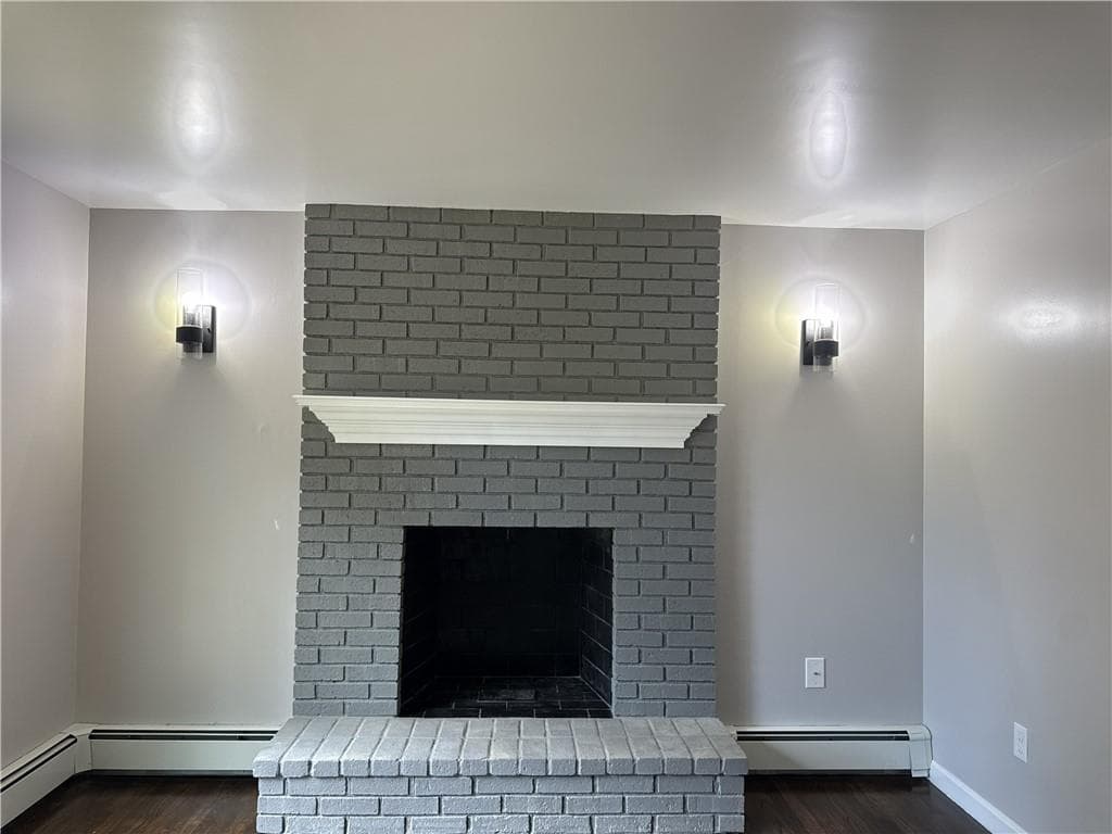 Single Family Residence at 15 Baneberry Drive, Cranston, photo 10 of 19