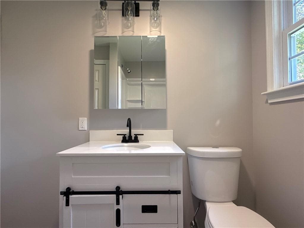 Single Family Residence at 15 Baneberry Drive, Cranston, photo 11 of 19