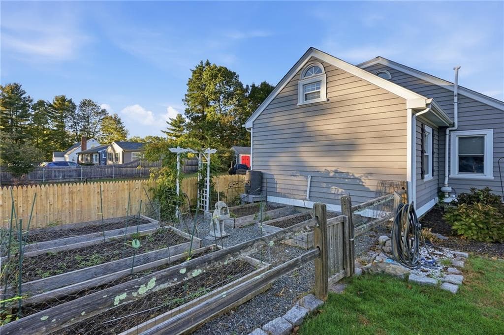 Single Family Residence at 99 George Arden Avenue, Warwick, photo 27 of 50