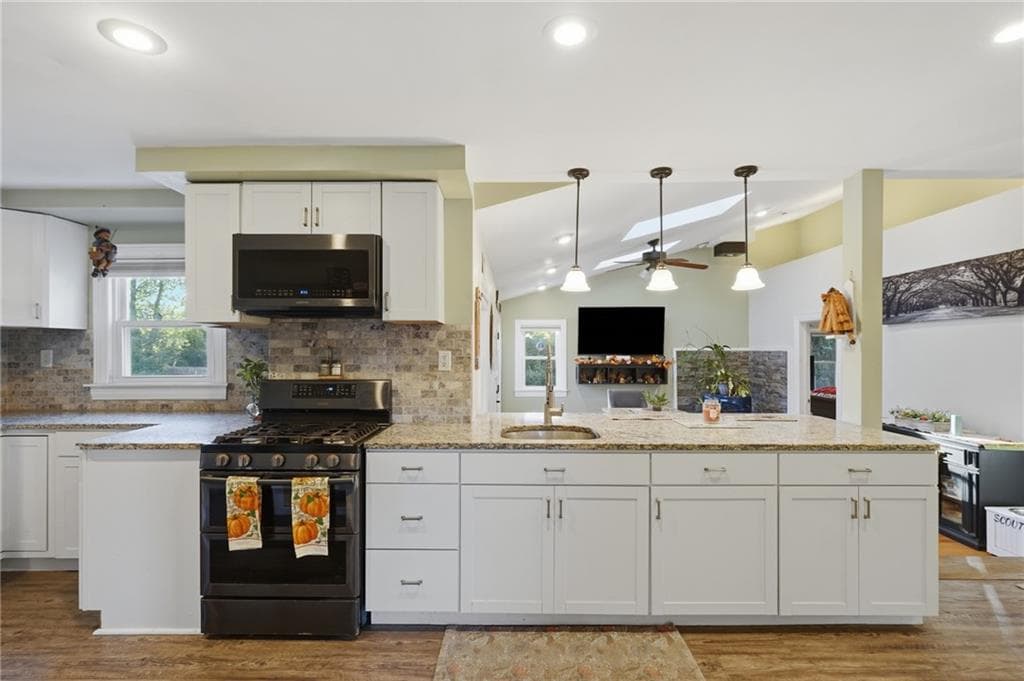 Single Family Residence at 99 George Arden Avenue, Warwick, photo 6 of 50