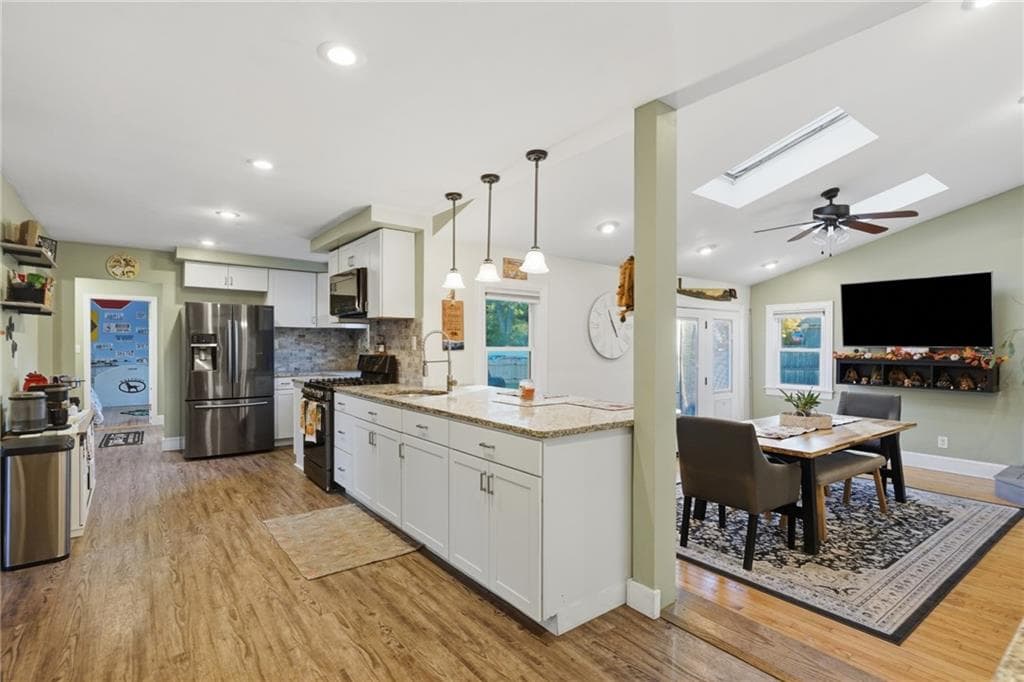 Single Family Residence at 99 George Arden Avenue, Warwick, photo 8 of 50