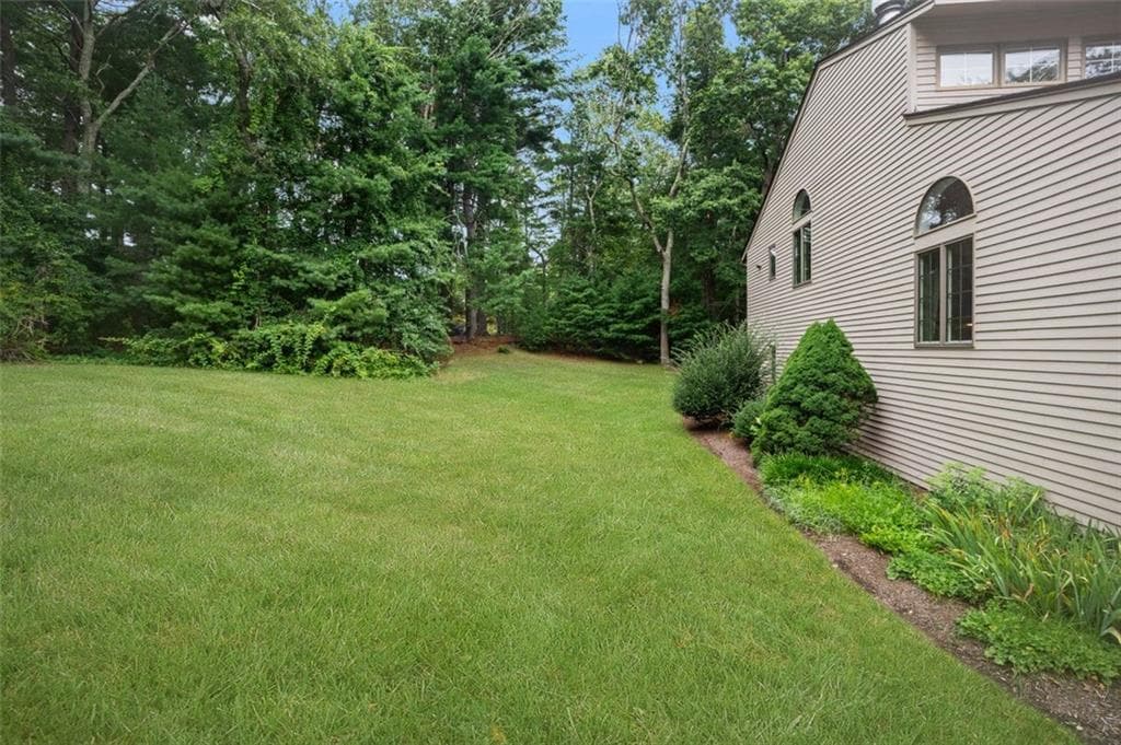 Condominium at 24 White Birch Court, North Kingstown, photo 31 of 35