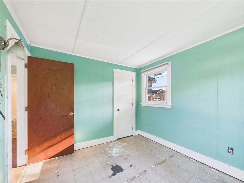 Single Family Residence at 39 Green Kinyon Driftway, Narragansett, photo 13 of 25