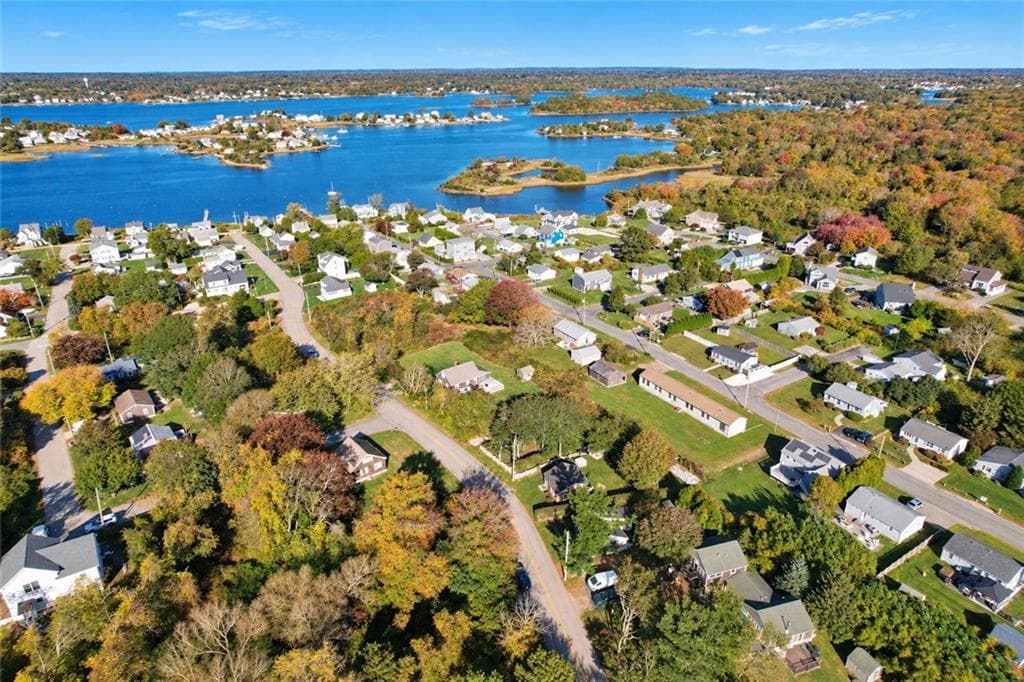Single Family Residence at 39 Green Kinyon Driftway, Narragansett, photo 24 of 25