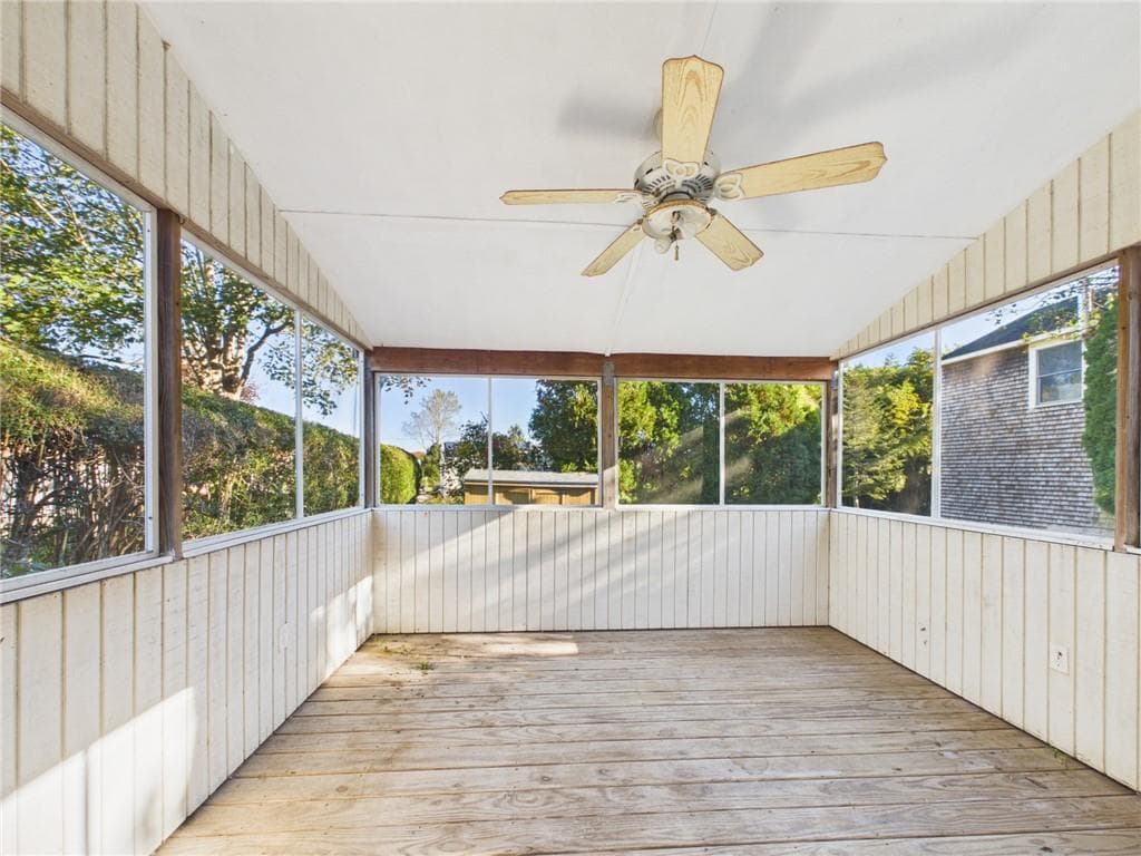 Single Family Residence at 39 Green Kinyon Driftway, Narragansett, photo 18 of 25
