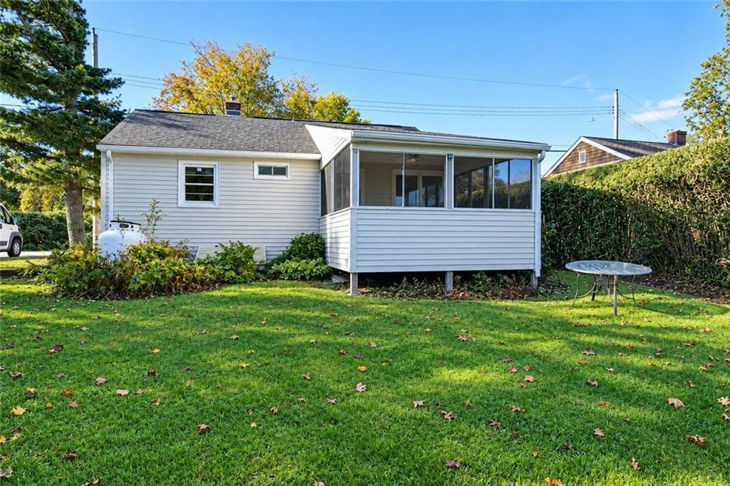 Single Family Residence at 39 Green Kinyon Driftway, Narragansett, photo 21 of 25