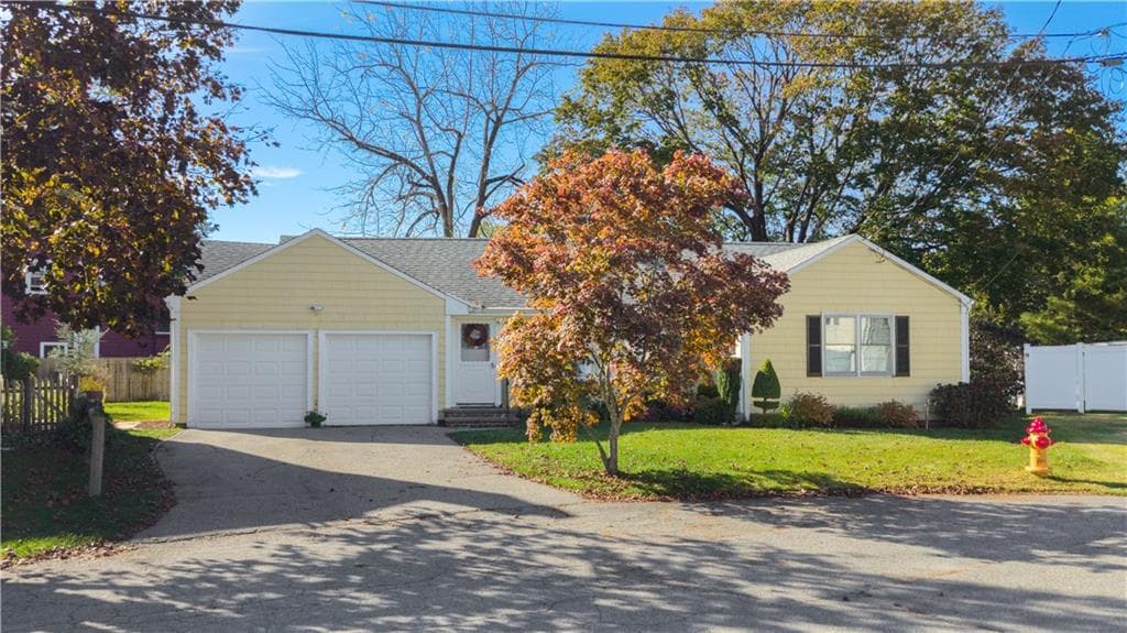 Single Family Residence at 30 Marshall Way, East Providence, photo 2 of 47