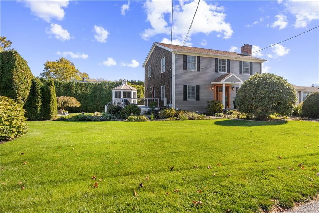 Single Family Residence at 68 Soares Drive, Portsmouth, photo 2 of 50