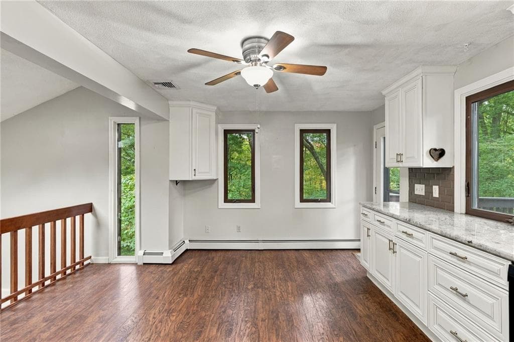 Single Family Residence at 15 Deer Run Run, Cranston, photo 6 of 37