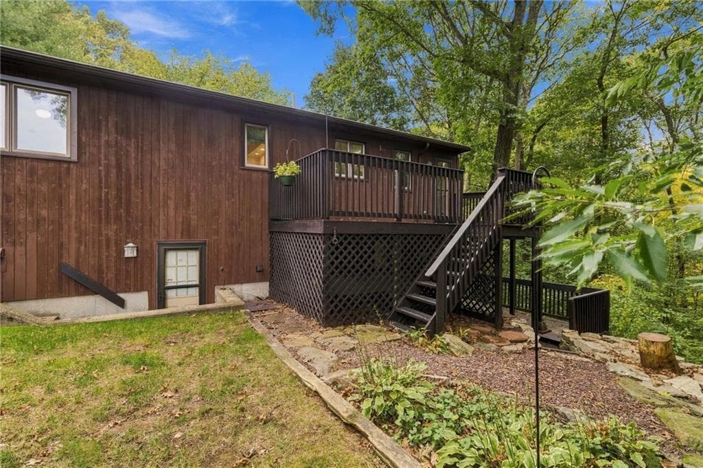Single Family Residence at 15 Deer Run Run, Cranston, photo 32 of 37