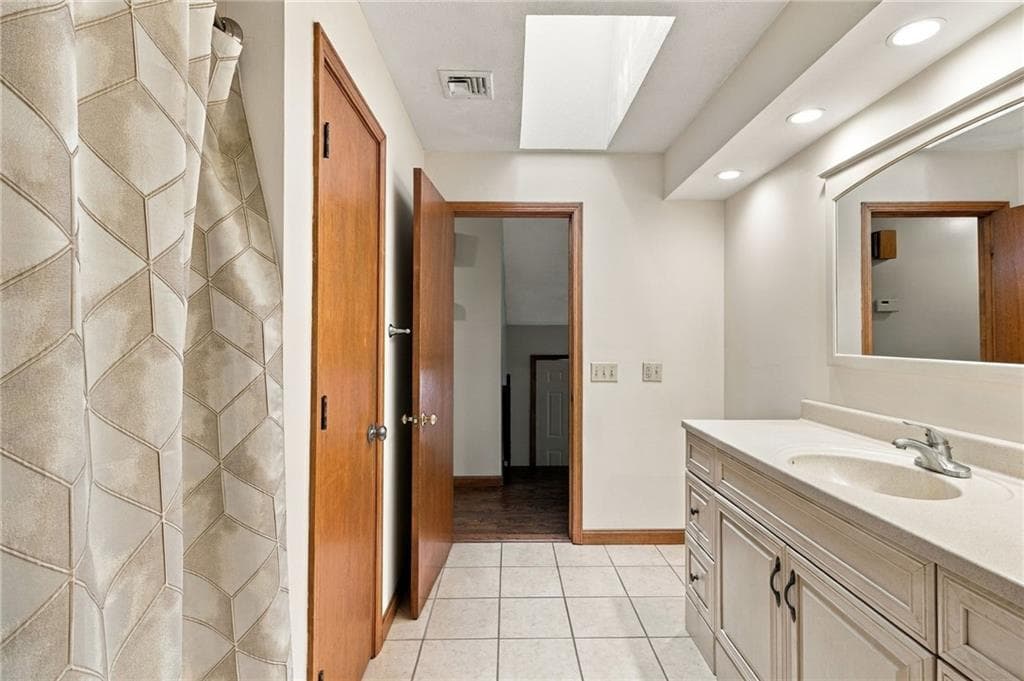 Single Family Residence at 15 Deer Run Run, Cranston, photo 24 of 37