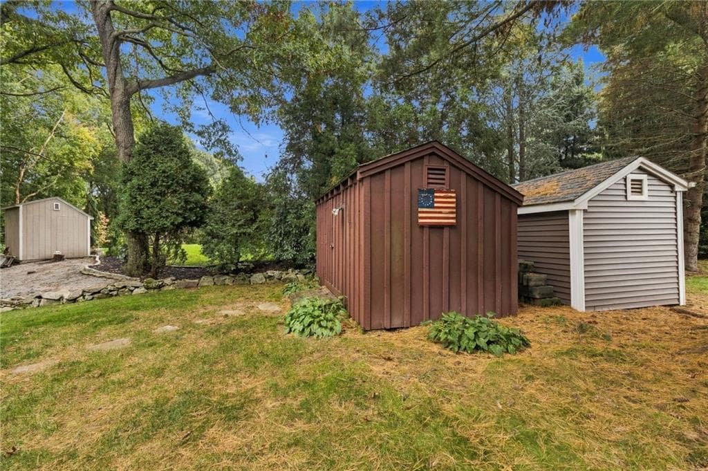 Single Family Residence at 15 Deer Run Run, Cranston, photo 29 of 37