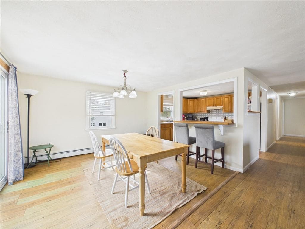 Single Family Residence at 10 Melville Lane, Narragansett, photo 8 of 30