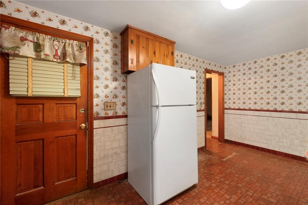 Single Family Residence at 235 Dora Street, Pawtucket, photo 15 of 31