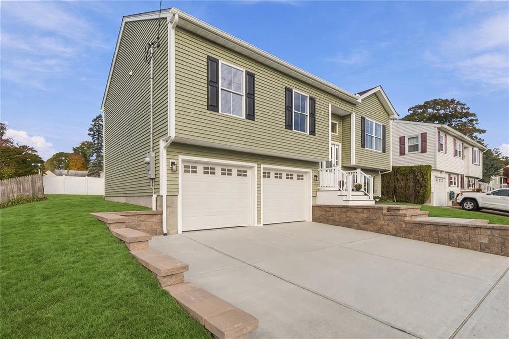 Single Family Residence at 36 Vineyard Avenue, Cumberland, photo 3 of 40