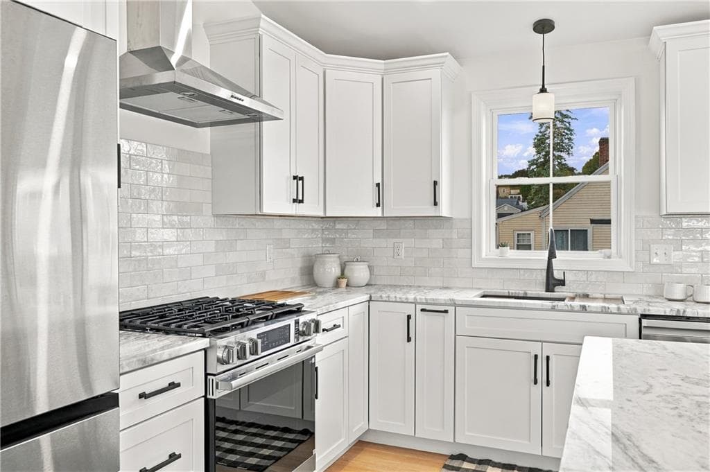 Single Family Residence at 36 Vineyard Avenue, Cumberland, photo 8 of 40