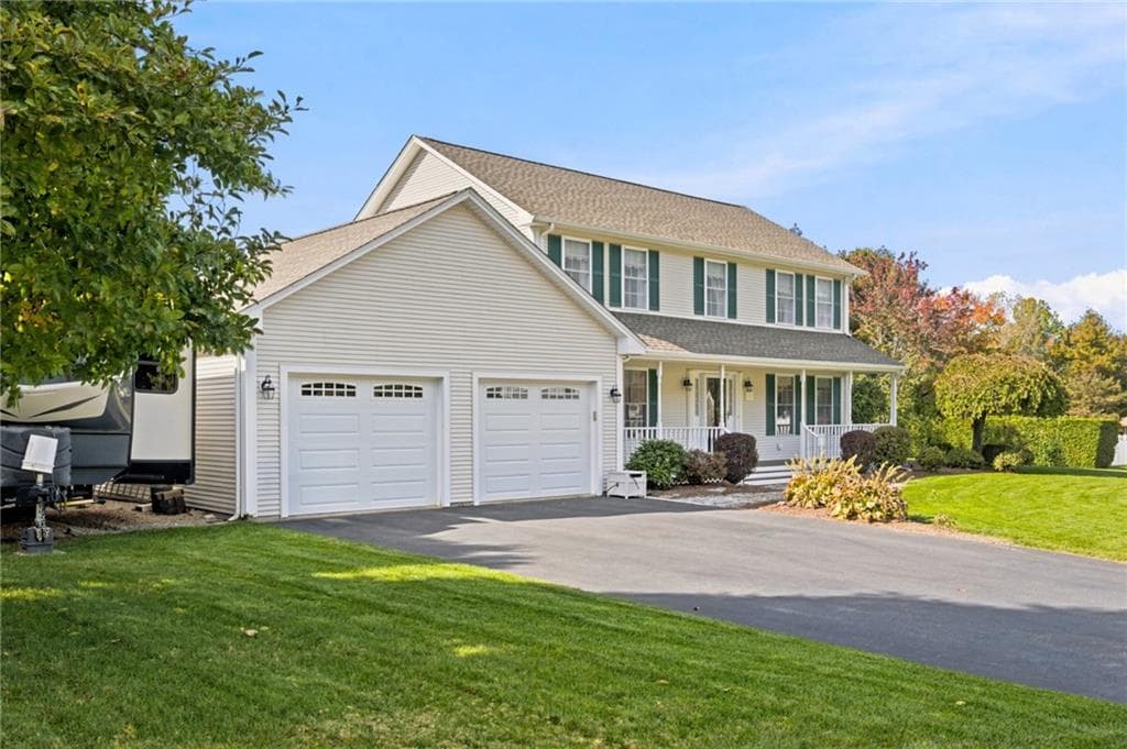 Single Family Residence at 23 Balsam Lane, Smithfield, photo 2 of 38