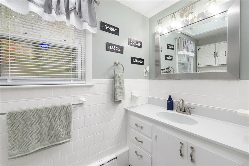 Single Family Residence at 1034 Stafford Road, Tiverton, photo 23 of 49