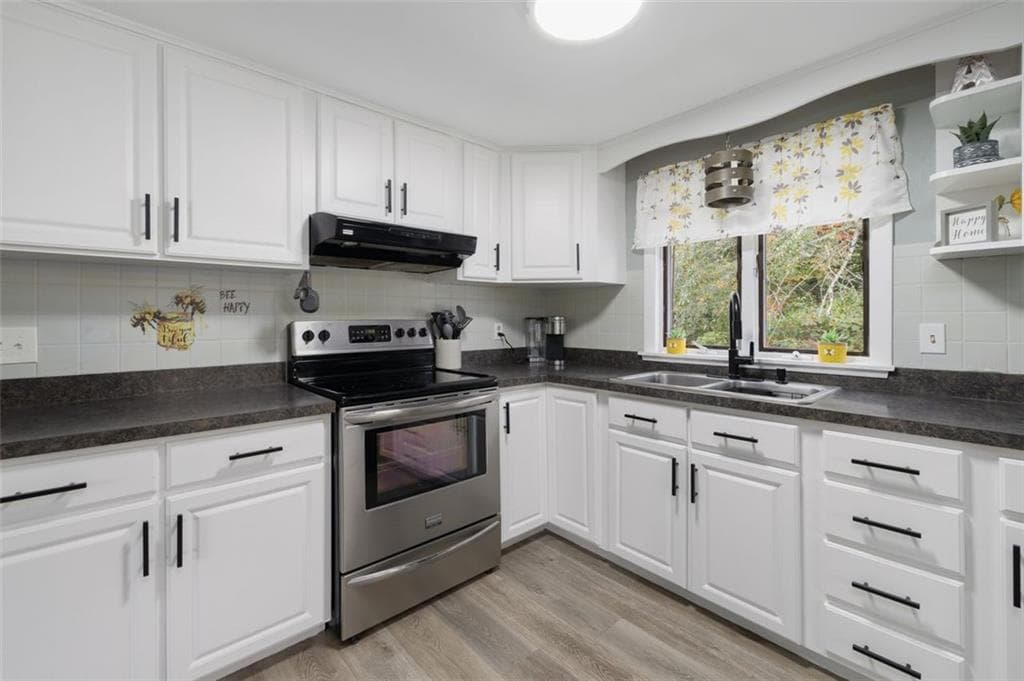 Single Family Residence at 1034 Stafford Road, Tiverton, photo 11 of 49
