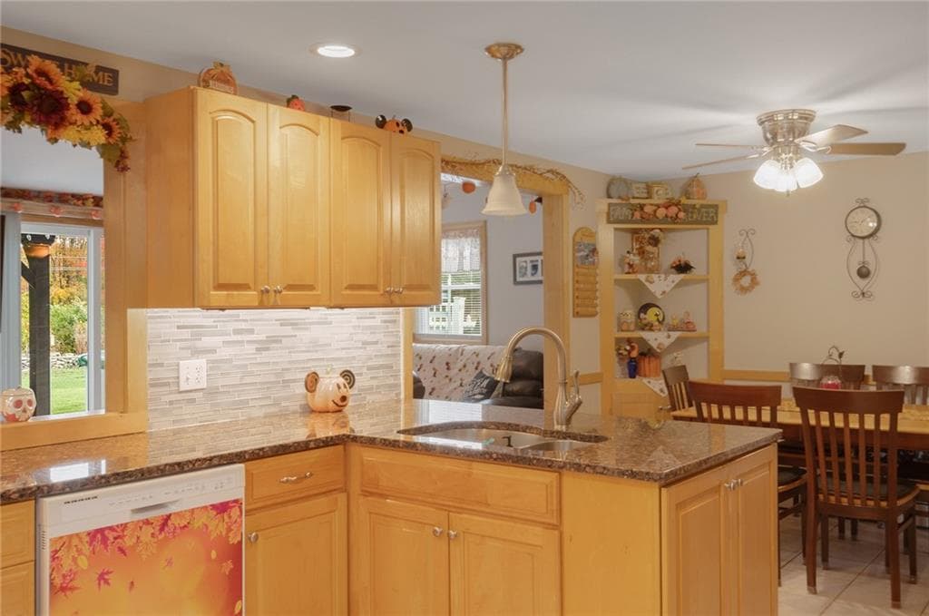 Single Family Residence at 38 Pitman Road, Warwick, photo 5 of 33