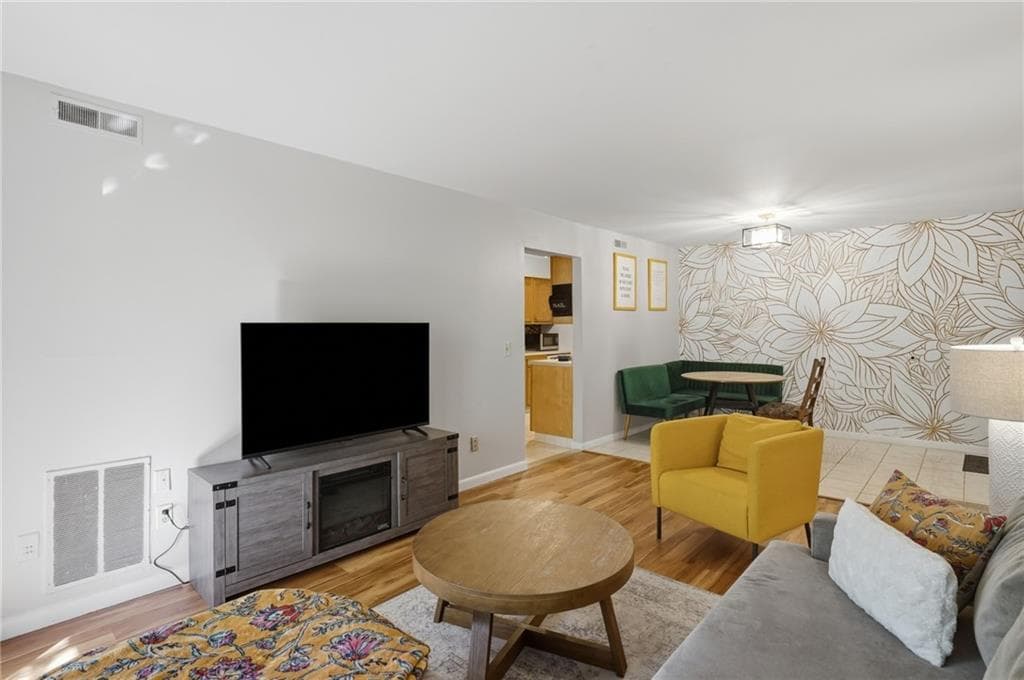 Condominium at 131 Fordson Avenue UNIT 7, Cranston, photo 6 of 19