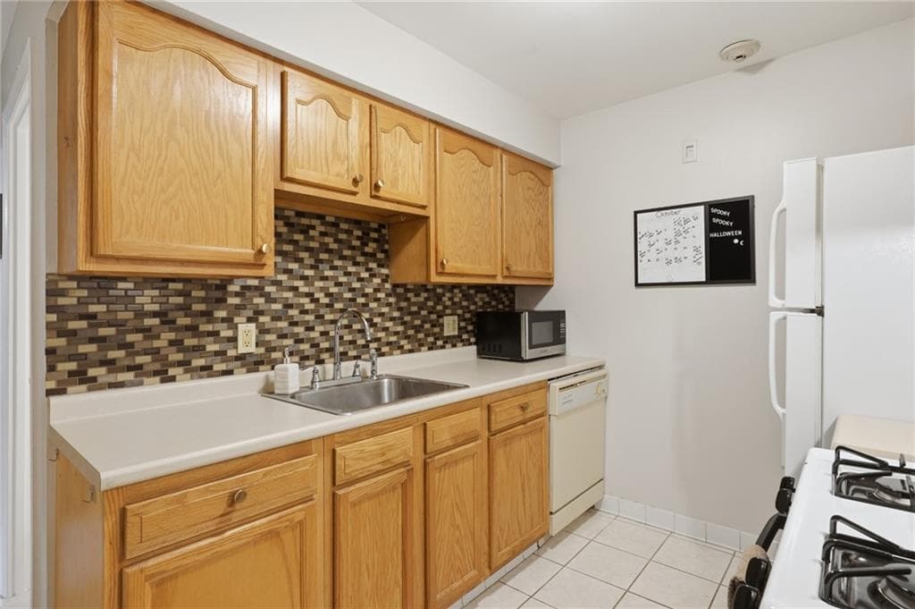 Condominium at 131 Fordson Avenue UNIT 7, Cranston, photo 8 of 19