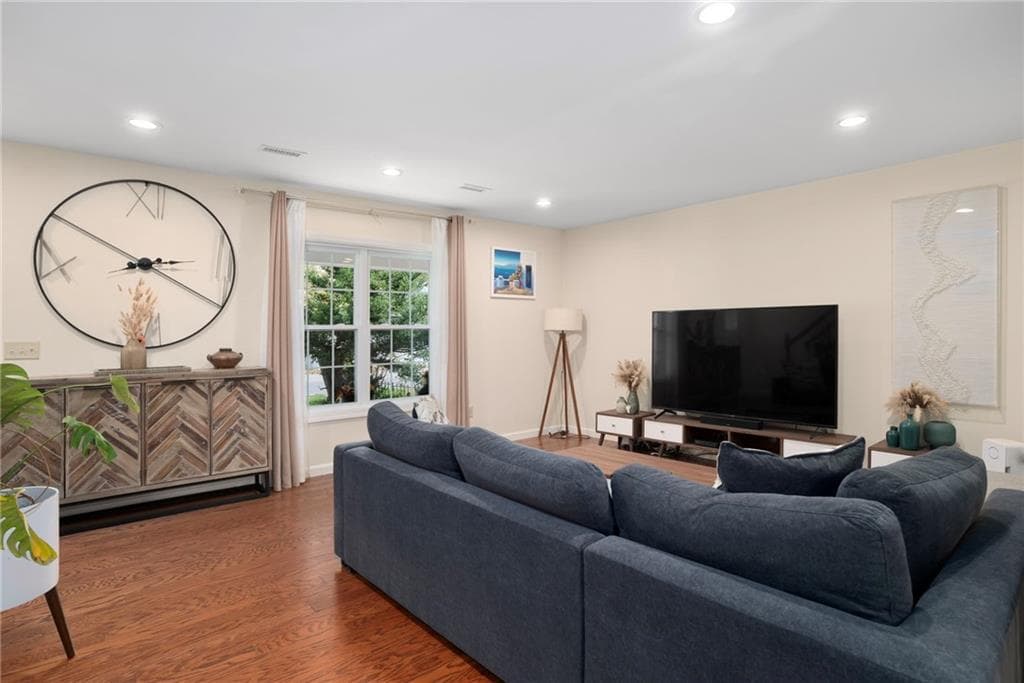 Single Family Residence at 124 Bishop Avenue, East Providence, photo 5 of 23