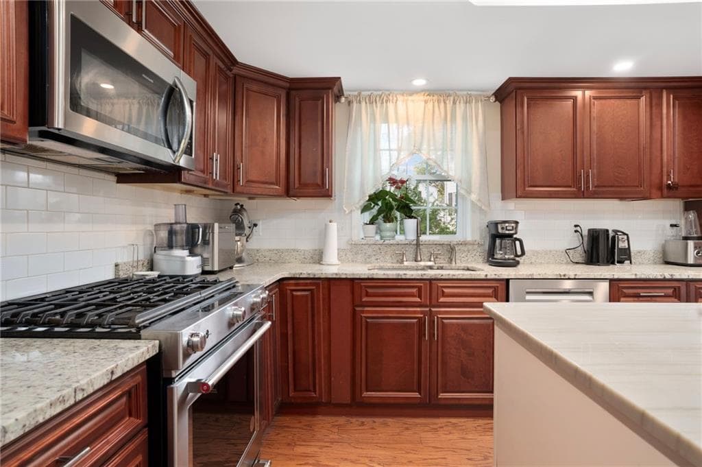 Single Family Residence at 124 Bishop Avenue, East Providence, photo 10 of 23