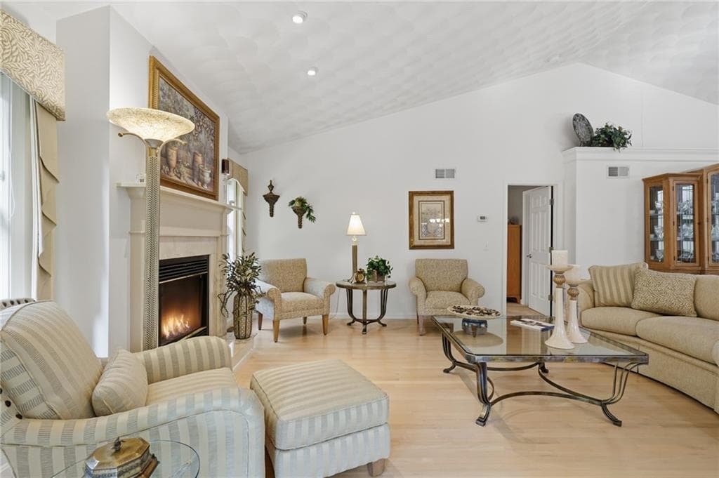 Condominium at 249 Spencer Woods Drive, East Greenwich, photo 16 of 32