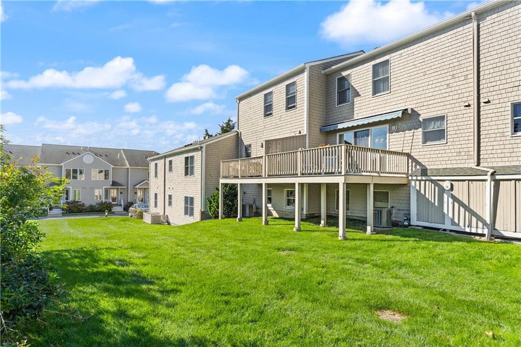 Condominium at 404 North Lane, Bristol, photo 23 of 37