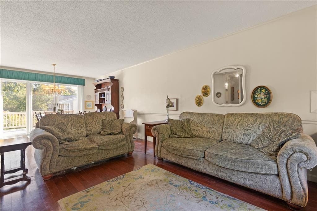 Condominium at 404 North Lane, Bristol, photo 6 of 37