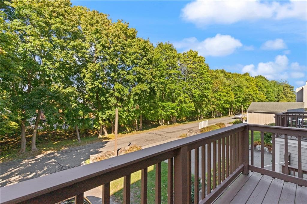 Condominium at 404 North Lane, Bristol, photo 17 of 37