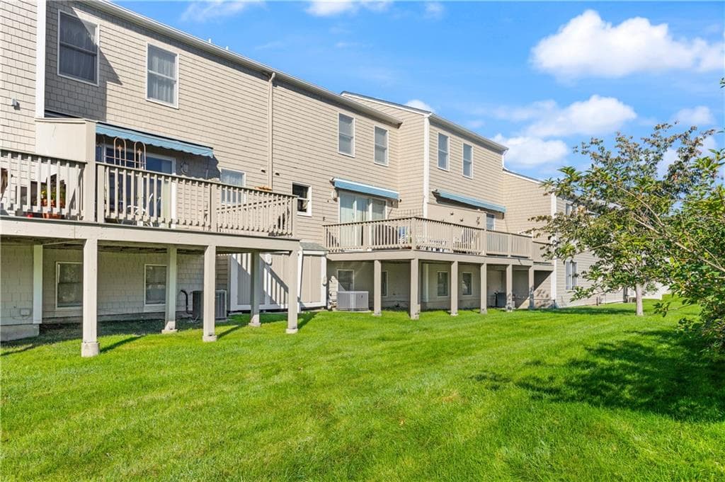 Condominium at 404 North Lane, Bristol, photo 22 of 37