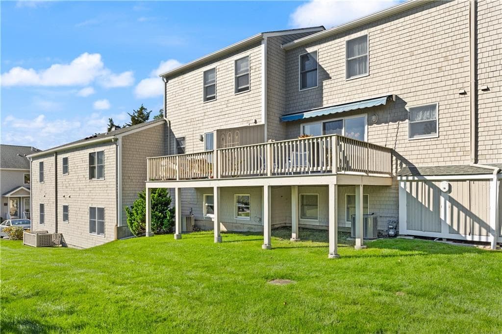 Condominium at 404 North Lane, Bristol, photo 24 of 37