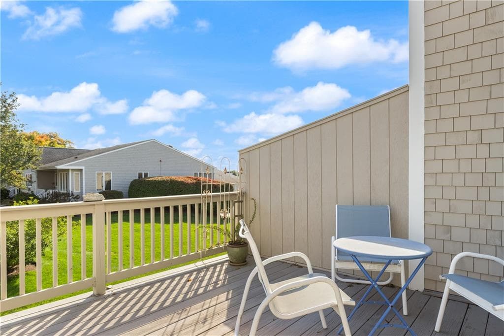 Condominium at 404 North Lane, Bristol, photo 18 of 37