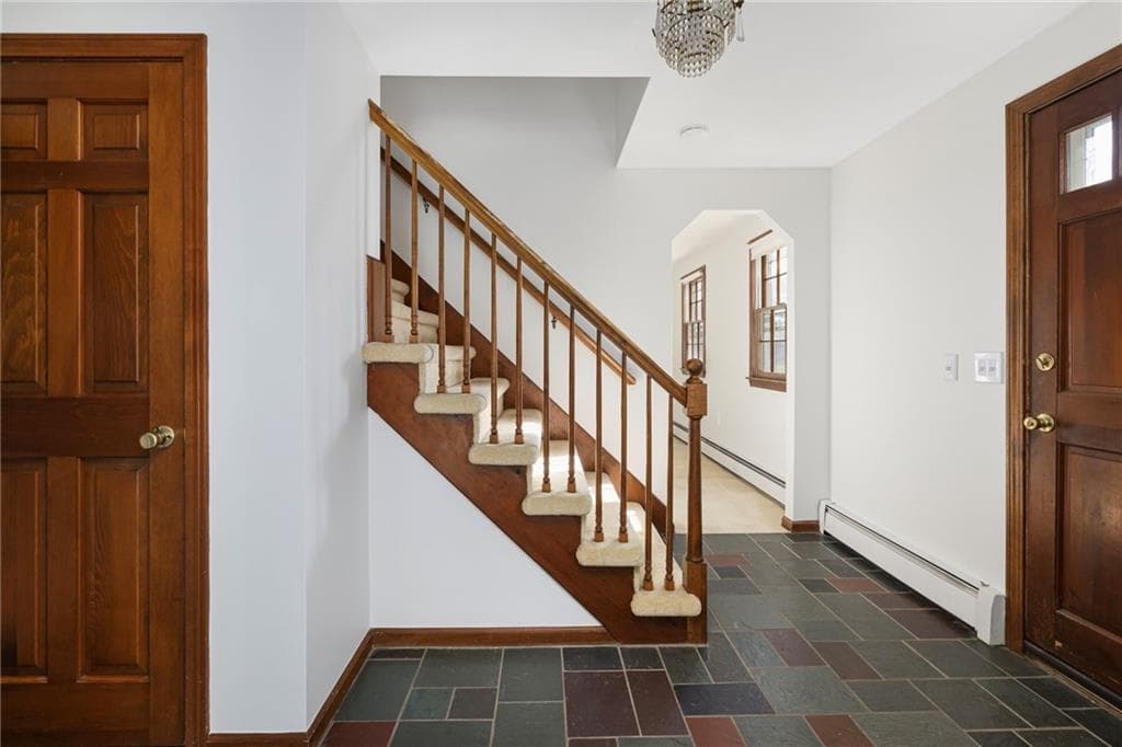 Single Family Residence at 55 Hillcrest Drive, Cranston, photo 5 of 48