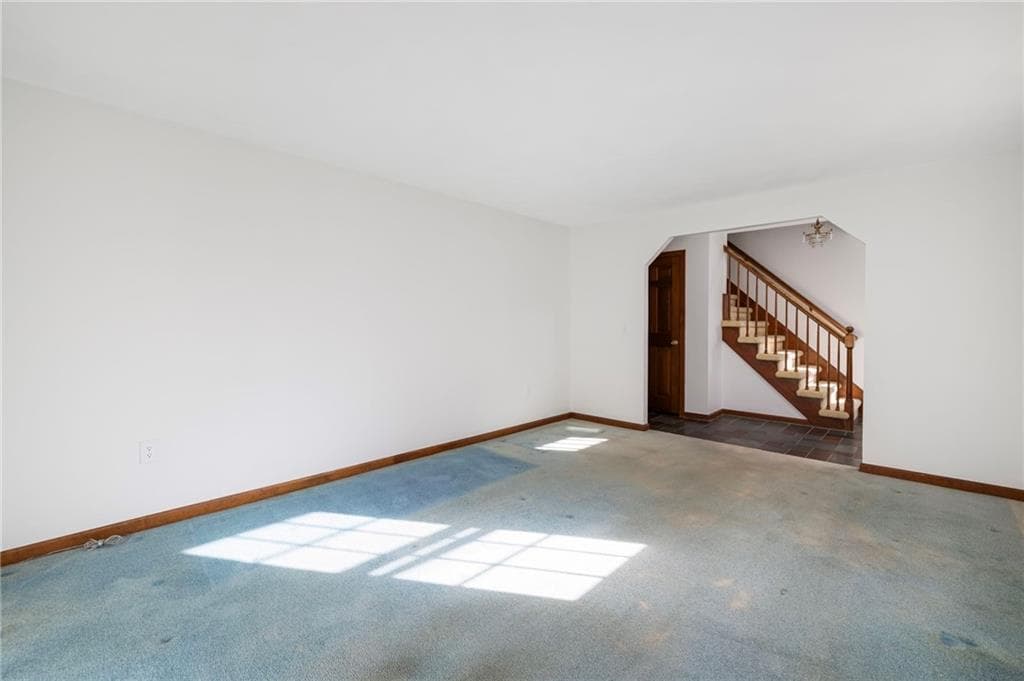 Single Family Residence at 55 Hillcrest Drive, Cranston, photo 9 of 48