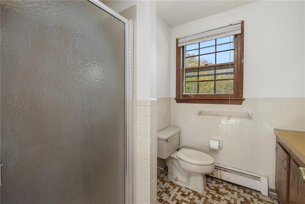 Single Family Residence at 55 Hillcrest Drive, Cranston, photo 29 of 48