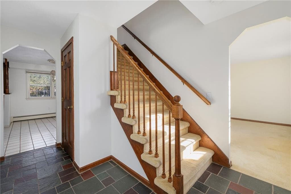 Single Family Residence at 55 Hillcrest Drive, Cranston, photo 4 of 48